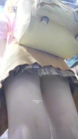 『BCbananacat』街拍系列合集 超美COSER露出好多毛毛 截图8