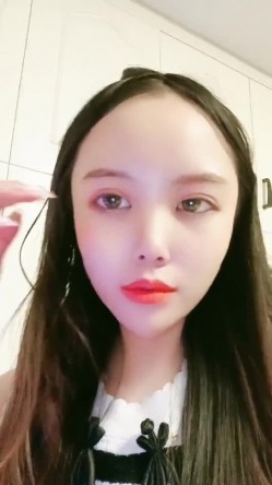 新下海~气质高挑长发妹子【今夜不离港】裤衩内塞个跳蛋震动淫穴，看表情好舒服的样子哈！！ 截图4