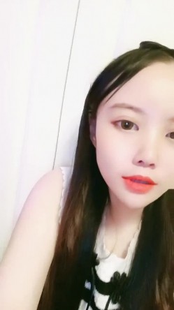 新下海~气质高挑长发妹子【今夜不离港】裤衩内塞个跳蛋震动淫穴，看表情好舒服的样子哈！！ 截图10