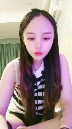 新下海~气质高挑长发妹子【今夜不离港】裤衩内塞个跳蛋震动淫穴，看表情好舒服的样子哈！！ 截图15