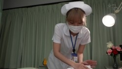 PPPE-231 ノーブラ巨乳ナースに乳首びんびんで誘惑され囁き淫語で痴女ってくる患者喰い21発精子ヌキ狂い看護 百永さりな 截图1