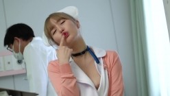 PPPE-231 ノーブラ巨乳ナースに乳首びんびんで誘惑され囁き淫語で痴女ってくる患者喰い21発精子ヌキ狂い看護 百永さりな 截图9
