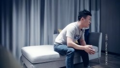 七天探花_深夜御姐范短发妹，脱掉上衣露出大奶埋头口交，超近视角激情无限 截图4