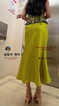 喷水怪，推特极品烧婊子【金秘书】最新福利，逆天大长腿，私处夹电动道具外出，高潮乱喷水 截图8