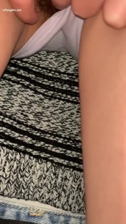 《百度云泄密》冒充艺校老师忽悠高一学妹脱光了看鲍鱼是否处女 截图15