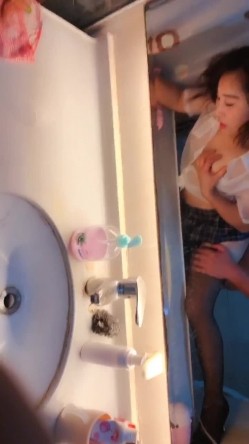 长沙夫妻，记录和骚货妻子的日常镜子前啪啪，户外车震，雨天路边啪啪 截图14
