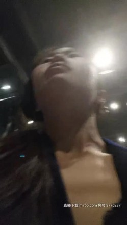 雪儿r粉 小骚货在KTV公厕里自慰保洁阿姨突然来打扫卫生差点被发现没尽性回到包间里又干了一炮 截图16