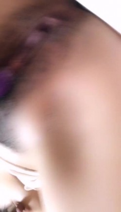 年纪不大的长腿骚妹子，露脸啥都敢玩，奶子不算大玩乳交，道具抽插骚逼特写，浪荡呻吟就喜欢狼友调戏她 截图14