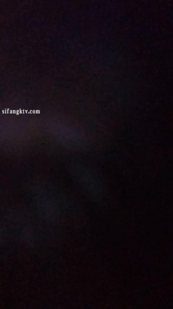 露脸才是王道！济南女大学生【玲子】如何被男友调教成淫娃的自拍视图~露出野战公交车上口交~极度反差 截图15