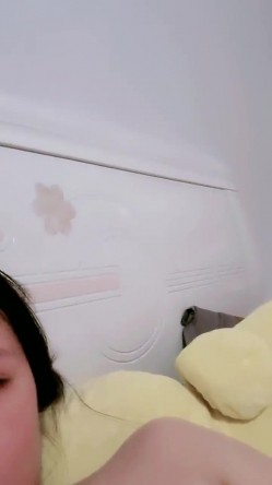 G奶护士！卧槽！奶子超级大~【温柔奶牛】，看了都流口水，阴毛都湿得一塌煳涂，镜头前多少人沦陷在这对胸器中 截图4