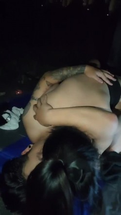 有人，换地方，【小优的榨汁机】，开车跑路，户外露营，帐篷内3P，小美女身材一流 截图12