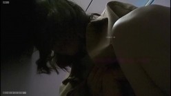 大神潜入大学女厕偷拍舞蹈社团的学妹尿尿换衣 截图6