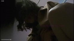 大神潜入大学女厕偷拍舞蹈社团的学妹尿尿换衣 截图8