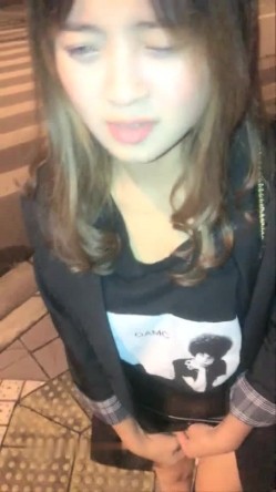 娇小身材妹子晚上户外边走边跳蛋震动 回车上双人啪啪口交抽插呻吟娇喘诱人 截图14