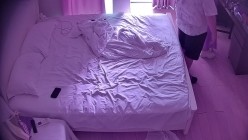 情趣酒店 这胖子该死啊 一大早就给美少妇喂屌 操完还内射 又想走少妇后门 少妇被操两炮后退房 截图15