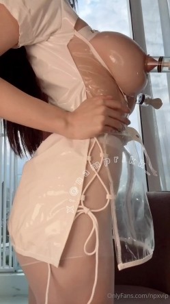 巅峰身材顶级豪乳「npxvip」OF私拍 巨乳涂油榨汁假鸡巴抽插粉穴爆浆潮喷 截图1
