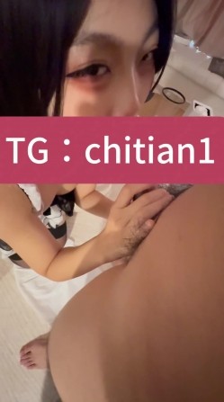 可盐可甜COS抽像福利姬【池甜chitian1】露脸性爱视图，自慰喷水上吊，各种母狗行为 截图5