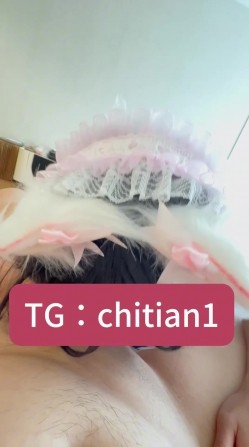 可盐可甜COS抽像福利姬【池甜chitian1】露脸性爱视图，自慰喷水上吊，各种母狗行为 截图10