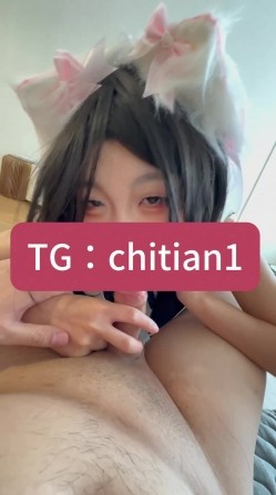 可盐可甜COS抽像福利姬【池甜chitian1】露脸性爱视图，自慰喷水上吊，各种母狗行为 截图14