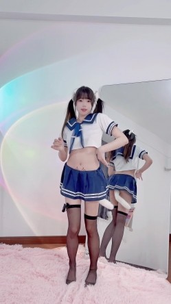 最新全网求档！【咬一口兔娘】黏黏团子兔！终极定制吐血放送（4V）最新首发【网曝热门事件抖音热瓜】新疆阿勒泰雪圈滑雪教练和女学员黄绿AK缆车上口爆啪啪私拍流出 截图3