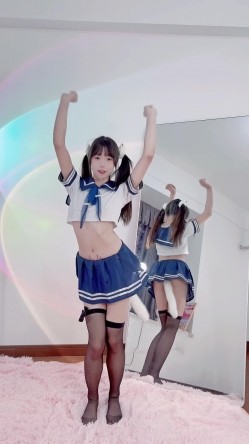 最新全网求档！【咬一口兔娘】黏黏团子兔！终极定制吐血放送（4V）最新首发【网曝热门事件抖音热瓜】新疆阿勒泰雪圈滑雪教练和女学员黄绿AK缆车上口爆啪啪私拍流出 截图7