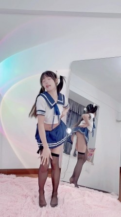 最新全网求档！【咬一口兔娘】黏黏团子兔！终极定制吐血放送（4V）最新首发【网曝热门事件抖音热瓜】新疆阿勒泰雪圈滑雪教练和女学员黄绿AK缆车上口爆啪啪私拍流出 截图8