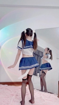 最新全网求档！【咬一口兔娘】黏黏团子兔！终极定制吐血放送（4V）最新首发【网曝热门事件抖音热瓜】新疆阿勒泰雪圈滑雪教练和女学员黄绿AK缆车上口爆啪啪私拍流出 截图11