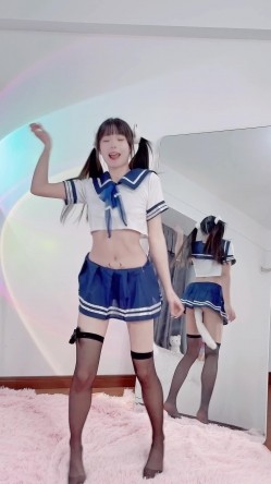 最新全网求档！【咬一口兔娘】黏黏团子兔！终极定制吐血放送（4V）最新首发【网曝热门事件抖音热瓜】新疆阿勒泰雪圈滑雪教练和女学员黄绿AK缆车上口爆啪啪私拍流出 截图13