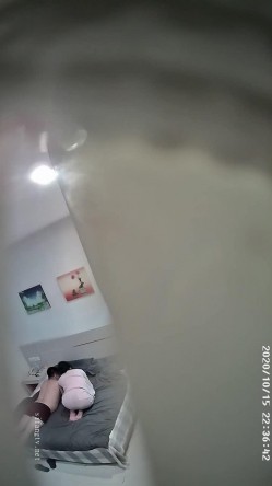稀缺360 补漏小镇旅馆20集 祛风老妇&美腿少女，刚放假的年轻学生情侣，风韵犹存的少妇，穿上雪纺粉红睡衣 截图1