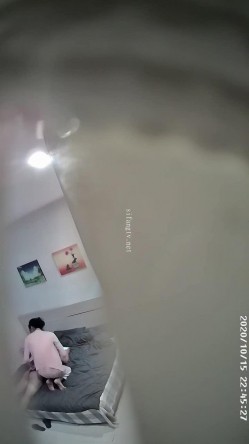 稀缺360 补漏小镇旅馆20集 祛风老妇&美腿少女，刚放假的年轻学生情侣，风韵犹存的少妇，穿上雪纺粉红睡衣 截图2