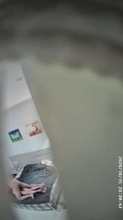 稀缺360 补漏小镇旅馆20集 祛风老妇&美腿少女，刚放假的年轻学生情侣，风韵犹存的少妇，穿上雪纺粉红睡衣 截图5