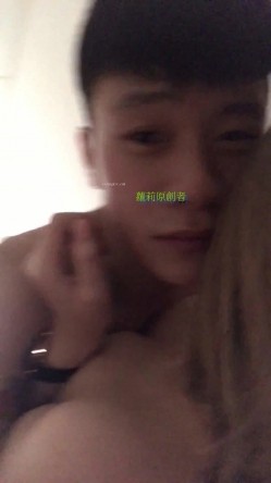 【露脸女神 ️超颜反差】精选十位高颜反差妹纸生活淫乱私拍甄选『十九』巨乳美女 群P自慰 啪啪 骚穴特写 脸穴同框 截图4