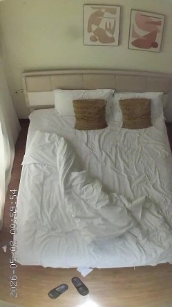 酒店偷拍 ️可爱纯欲风短裙女孩被眼镜男各种姿势操 截图2