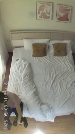 酒店偷拍 ️可爱纯欲风短裙女孩被眼镜男各种姿势操 截图10