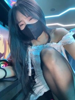 【xiao-Lin】白丝逼夹跳蛋户外露出自慰兔女郎造型真不错被称为厕所女神喜欢男厕露 截图3