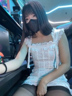 【xiao-Lin】白丝逼夹跳蛋户外露出自慰兔女郎造型真不错被称为厕所女神喜欢男厕露 截图4