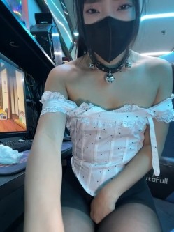 【xiao-Lin】白丝逼夹跳蛋户外露出自慰兔女郎造型真不错被称为厕所女神喜欢男厕露 截图14