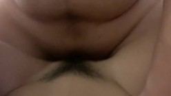 露脸清纯学生妹【允儿】自拍大量淫荡视频卖钱花~裸舞、楼梯间停车场学具紫薇、啪啪各种骚操作极度反差 截图9