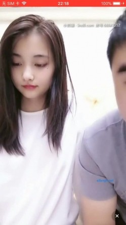 【大叔淦学妹】最清纯的正在考研的大学生妹子，和包养她的大叔，第一次穿上黑丝干，内射粉得过分的白虎小粉穴，边打电话边被操 截图14