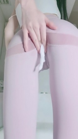 好性感~【洛儿】牛仔裤长腿翘臀热舞扒穴~后入自慰扣逼 截图7