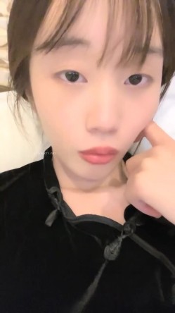 大哥们，【女大学生羊羊】下海， 很少有时间来直播的，值得一观，一秒钟带你梦回学生时代 截图6