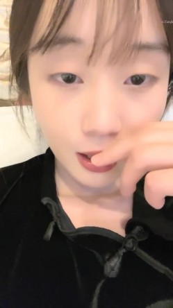 大哥们，【女大学生羊羊】下海， 很少有时间来直播的，值得一观，一秒钟带你梦回学生时代 截图11
