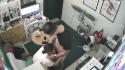 黑客破解监控摄像头偷拍 貌似漫画工作室老板和女员工对着监控视频啪啪老板吃药了吧干了几次 截图8