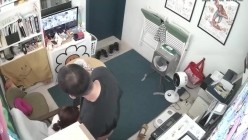 黑客破解监控摄像头偷拍 貌似漫画工作室老板和女员工对着监控视频啪啪老板吃药了吧干了几次 截图14