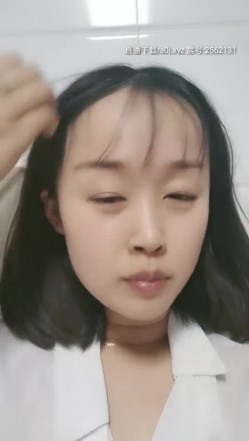 迷人的嫂子可真带劲捧着我的鸡巴从上舔到下，露脸性感的内衣直接坐上来，在我的大力抽插下呻吟，射奶子上 截图13
