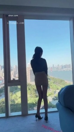 秀人网人气女神，【玥儿玥】最新黑丝高跟，职业装御姐范，大尺度漏奶头 截图15
