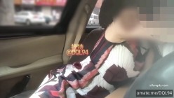 泡良大神【董庆拉】，32岁身高170人妻，大白天车震，通过车帘缝隙能看清楚车外都是人 截图3