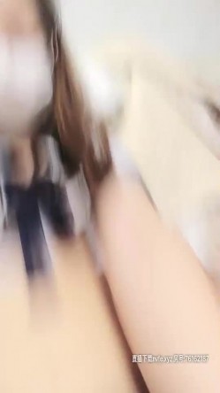清纯高颜值萌妹学生制服黑丝假屌跳蛋自慰，性感丁字裤扭动大屁股肛塞快速抽插非常诱人 截图11