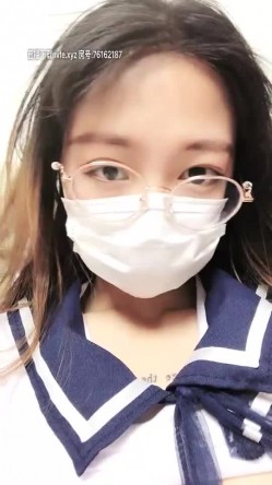 清纯高颜值萌妹学生制服黑丝假屌跳蛋自慰，性感丁字裤扭动大屁股肛塞快速抽插非常诱人 截图14