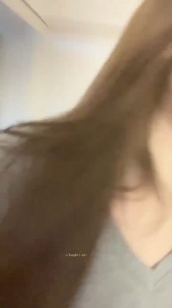 萝莉变女神了 ，【真礼】这样的大胸尤物， 扒穴扣逼了， 真好看，清纯反差，校园女神 截图1
